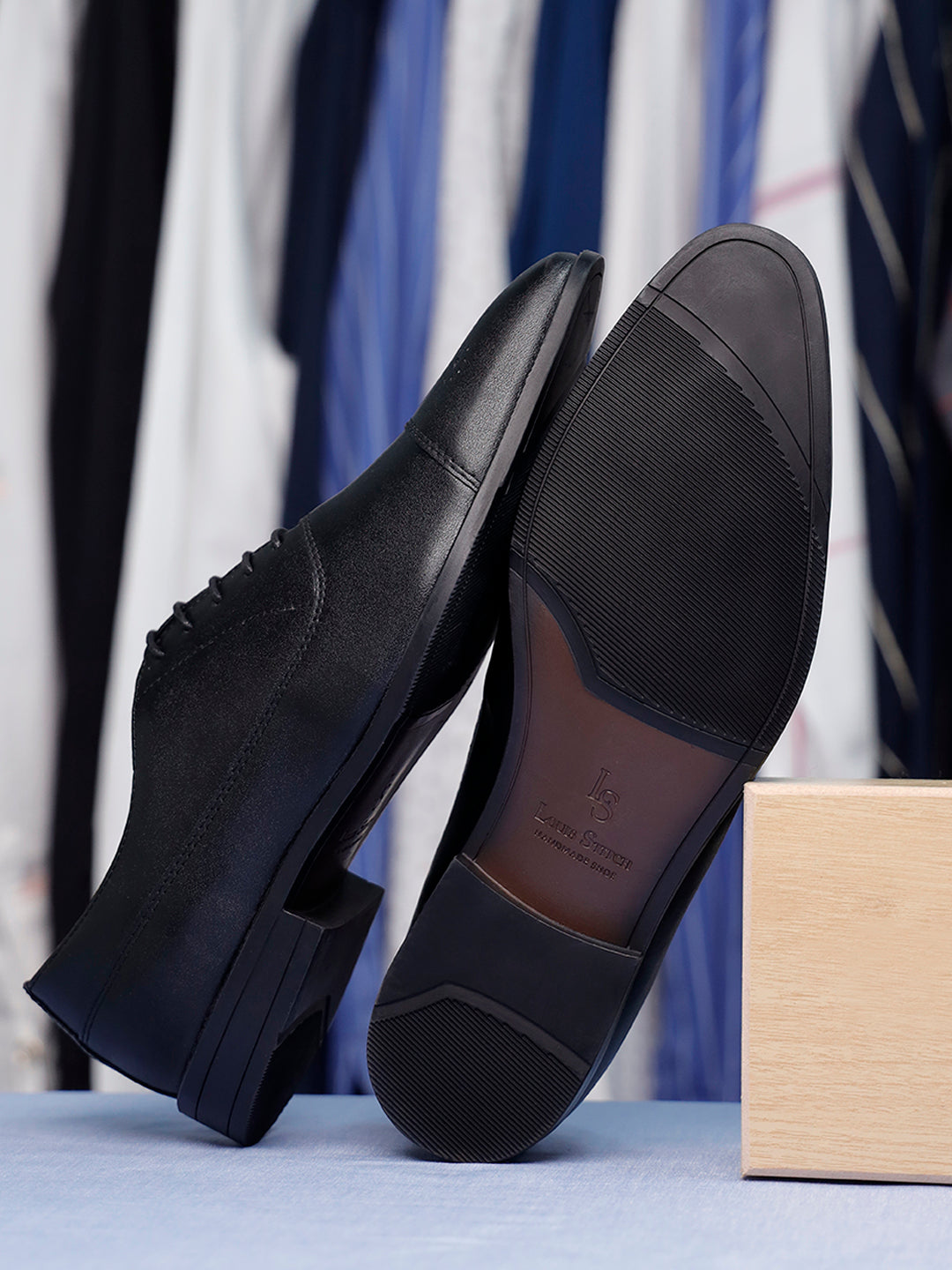 Obsidian Black Captoe Style Comfortable Laceups Shoes