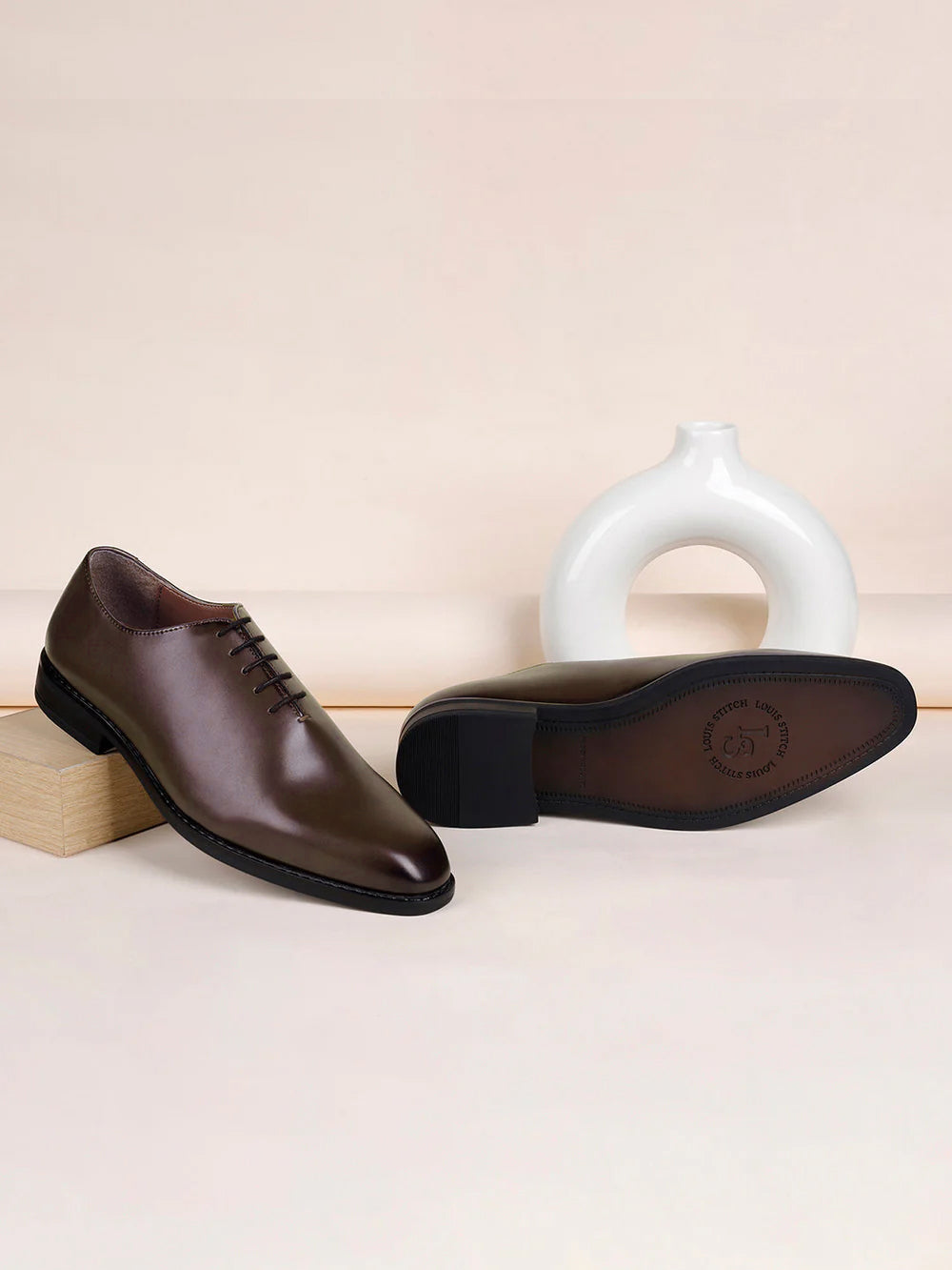 Rosewood Handcrafted Lace-Up Wholecut Derby Shoe