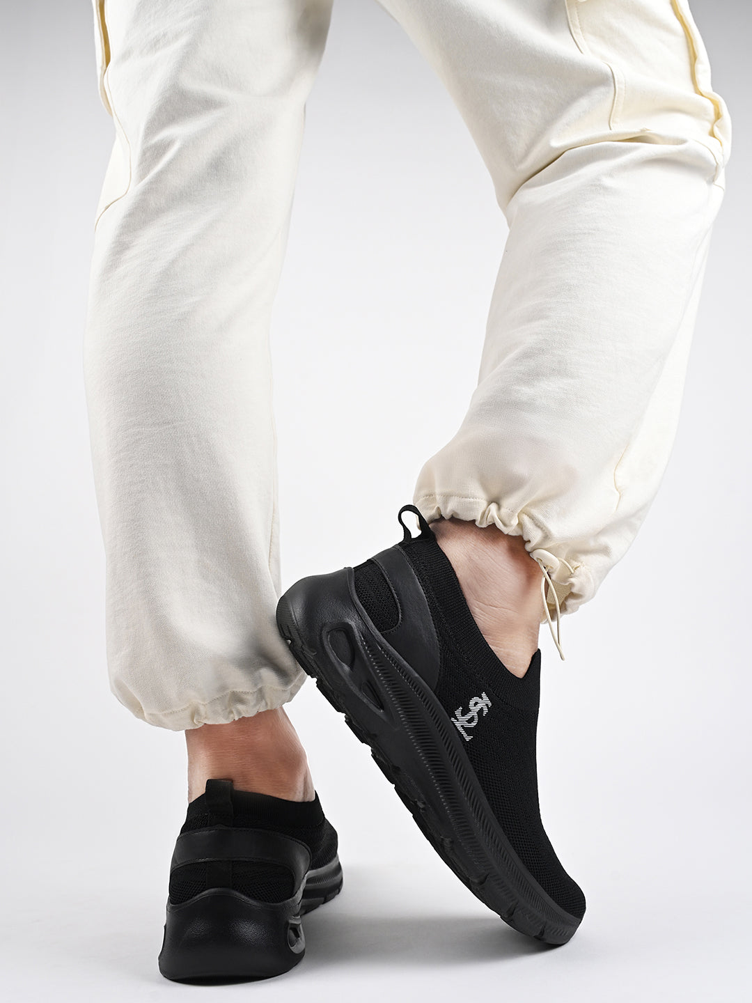 Egyptian Black Lightweight Athleisure Flyknit Sport Shoes