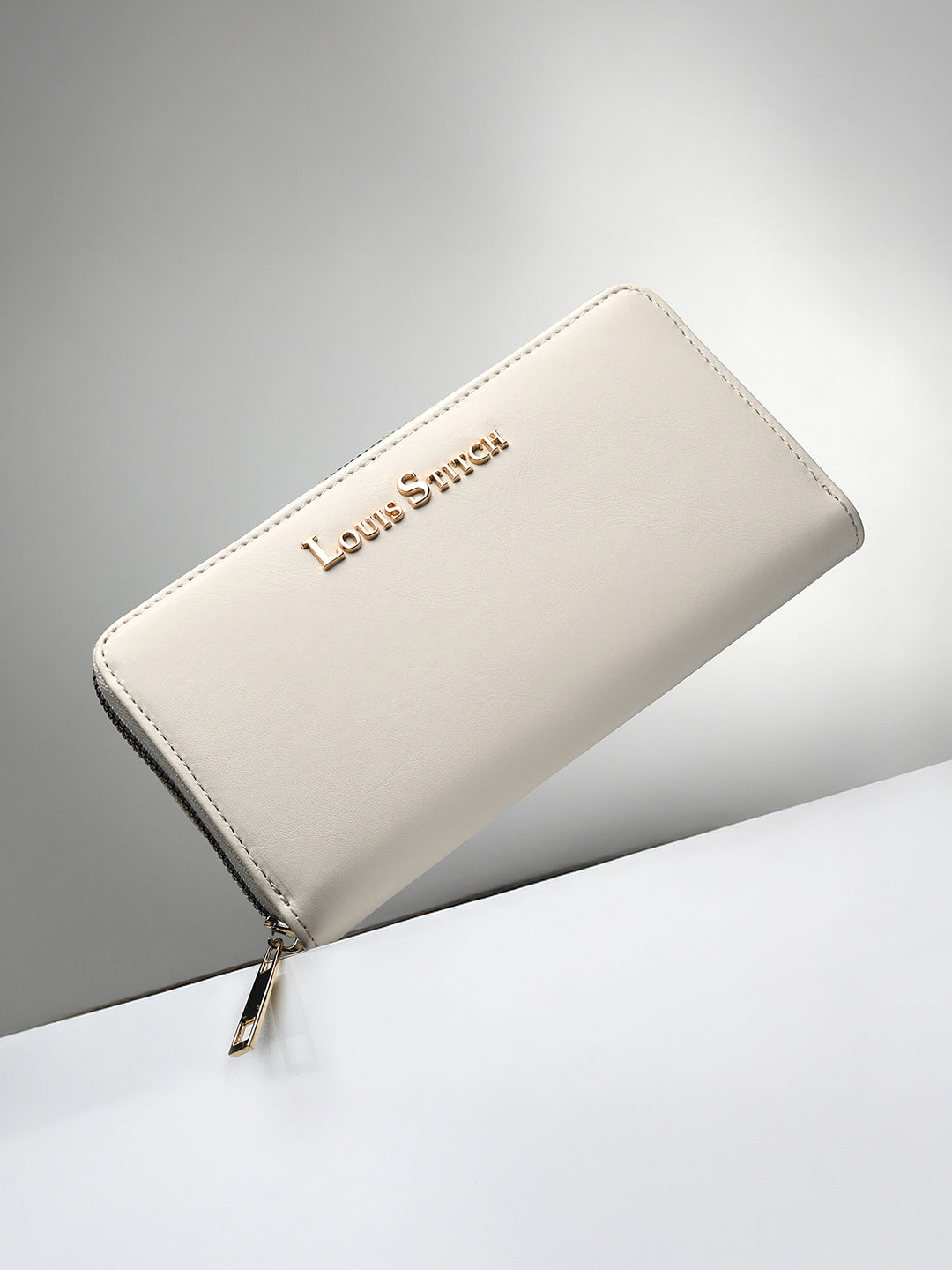 Stylish White Clutch Hand Purse for Women with Zipper Closure
