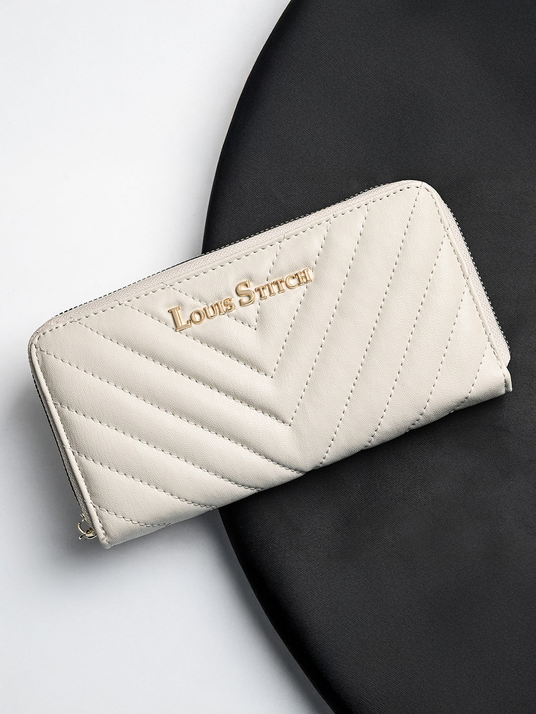 Stylish Beige Clutch Hand Purse for Women with Zipper Closure