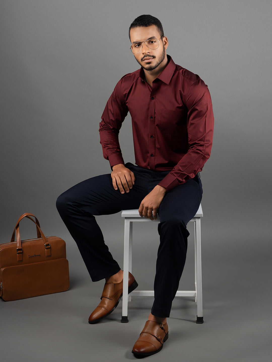 Men's Regular Fit Solid Red Formal Shirt