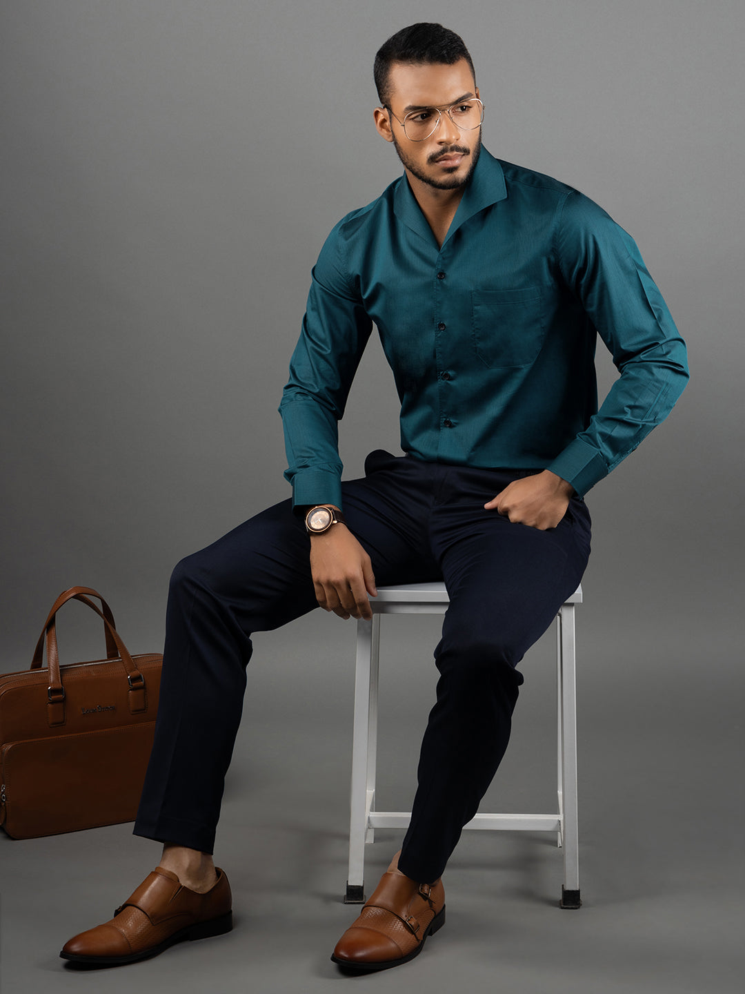 Men's Regular Fit Solid Green Formal Shirt