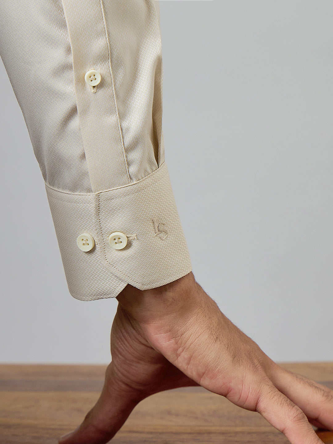 Men's Textured Beige Full Sleeves Regular Fit Formal Shirt