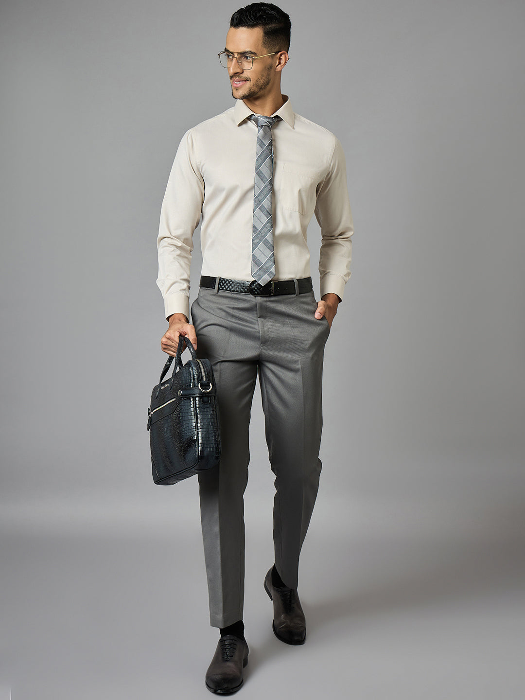 Men's Textured Beige Full Sleeves Regular Fit Formal Shirt