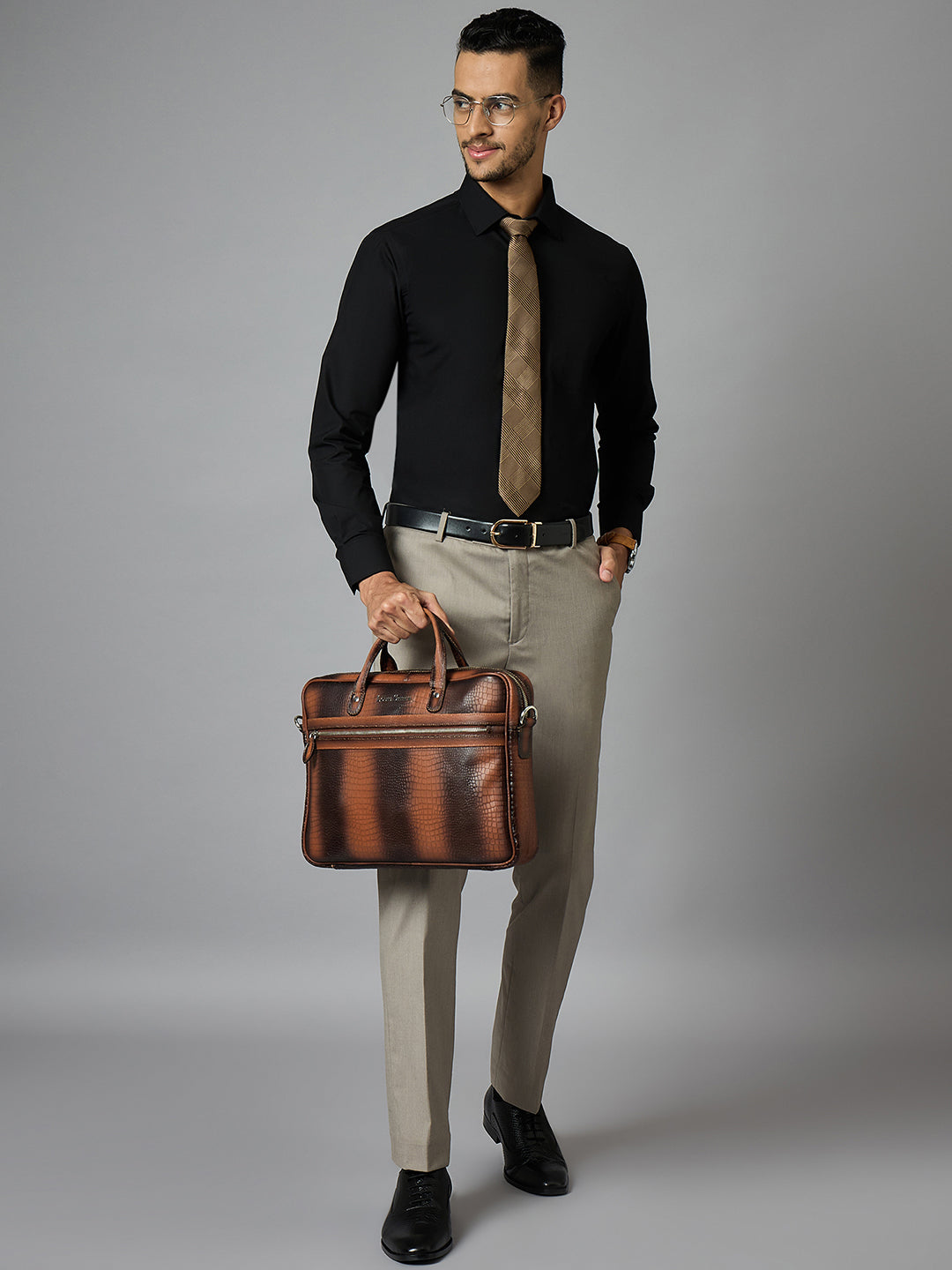 Men's Solid Black Full Sleeves Regular Fit Formal Shirt