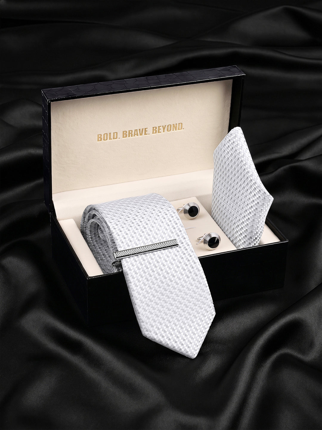Textured White Luxury Polyster Micro Fabric Necktie Set Pocket Square Chrome Tiepin Cufflinks and Brooch