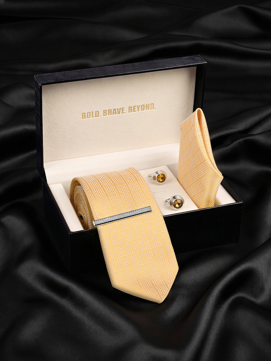 Geometric Yellow Luxury Polyster Micro Fabric Necktie Set Pocket Square Chrome Tiepin Cufflinks and Brooch