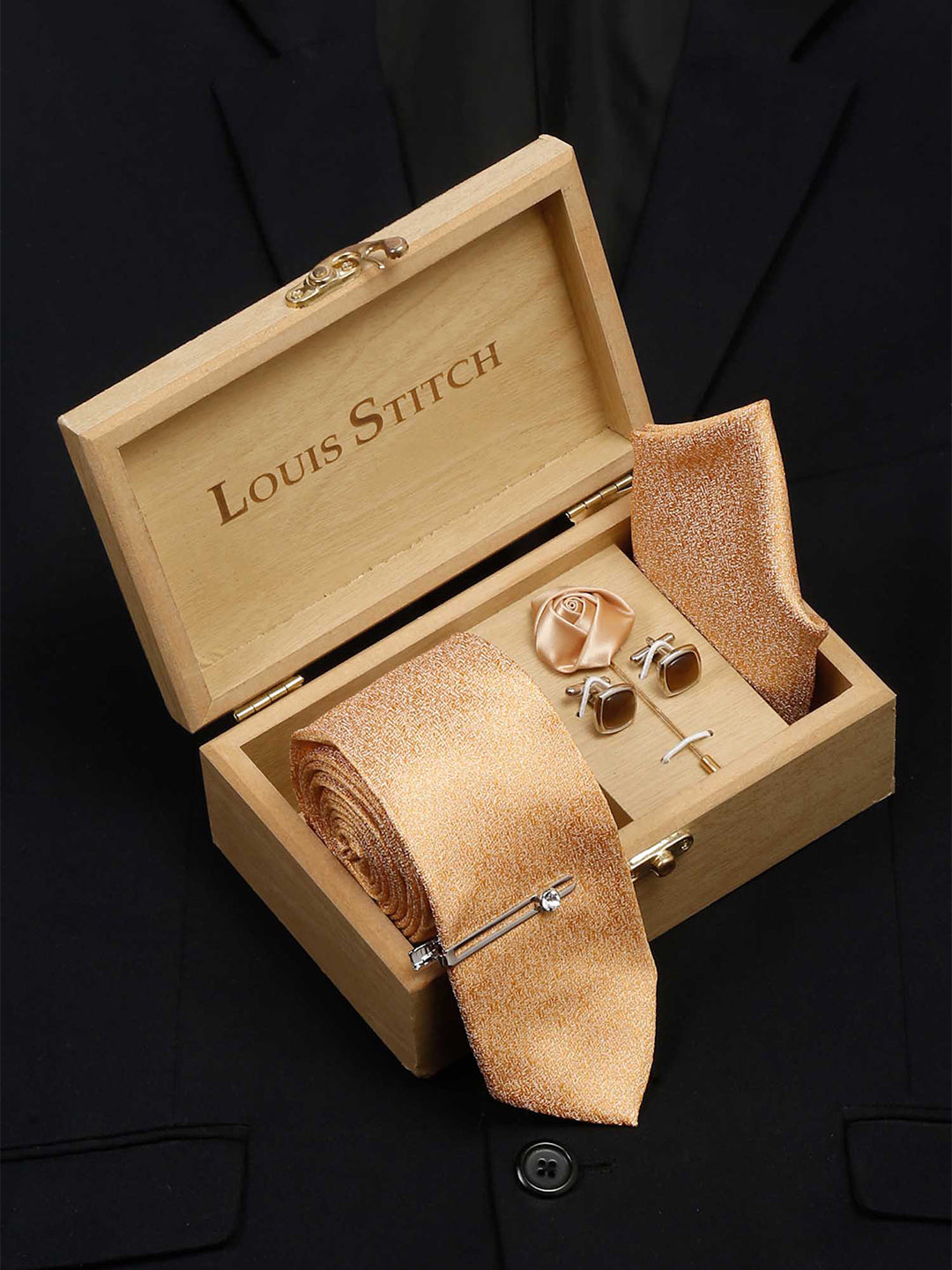 Canary Cream Italian Silk Necktie Set Pocket Square Chrome Tiepin cufflinks and Brooch