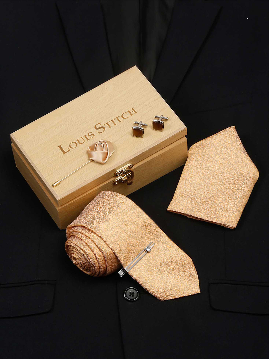 Canary Cream Italian Silk Necktie Set Pocket Square Chrome Tiepin cufflinks and Brooch