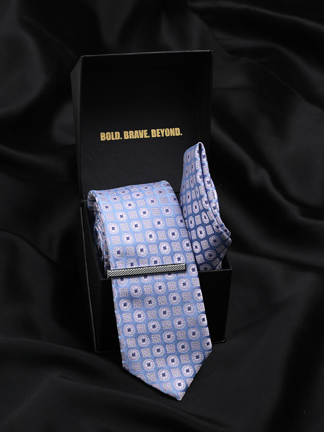 Patterned Blue Luxury Polyster Micro Fabric Necktie Set Pocket Square Chrome Tiepin