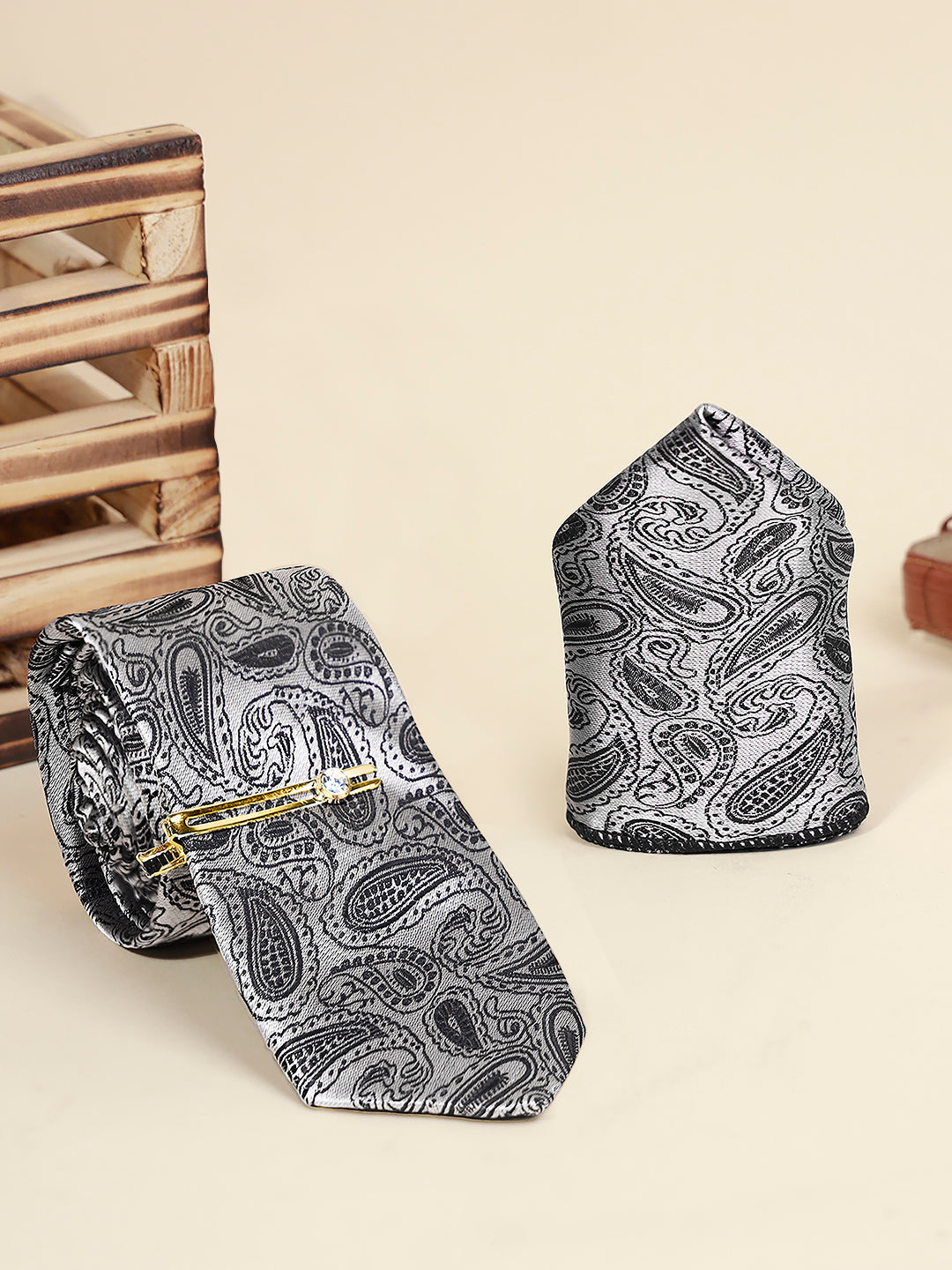 Black Mist Luxury Italian Silk Necktie Set Pocket Square Golden Tiepin