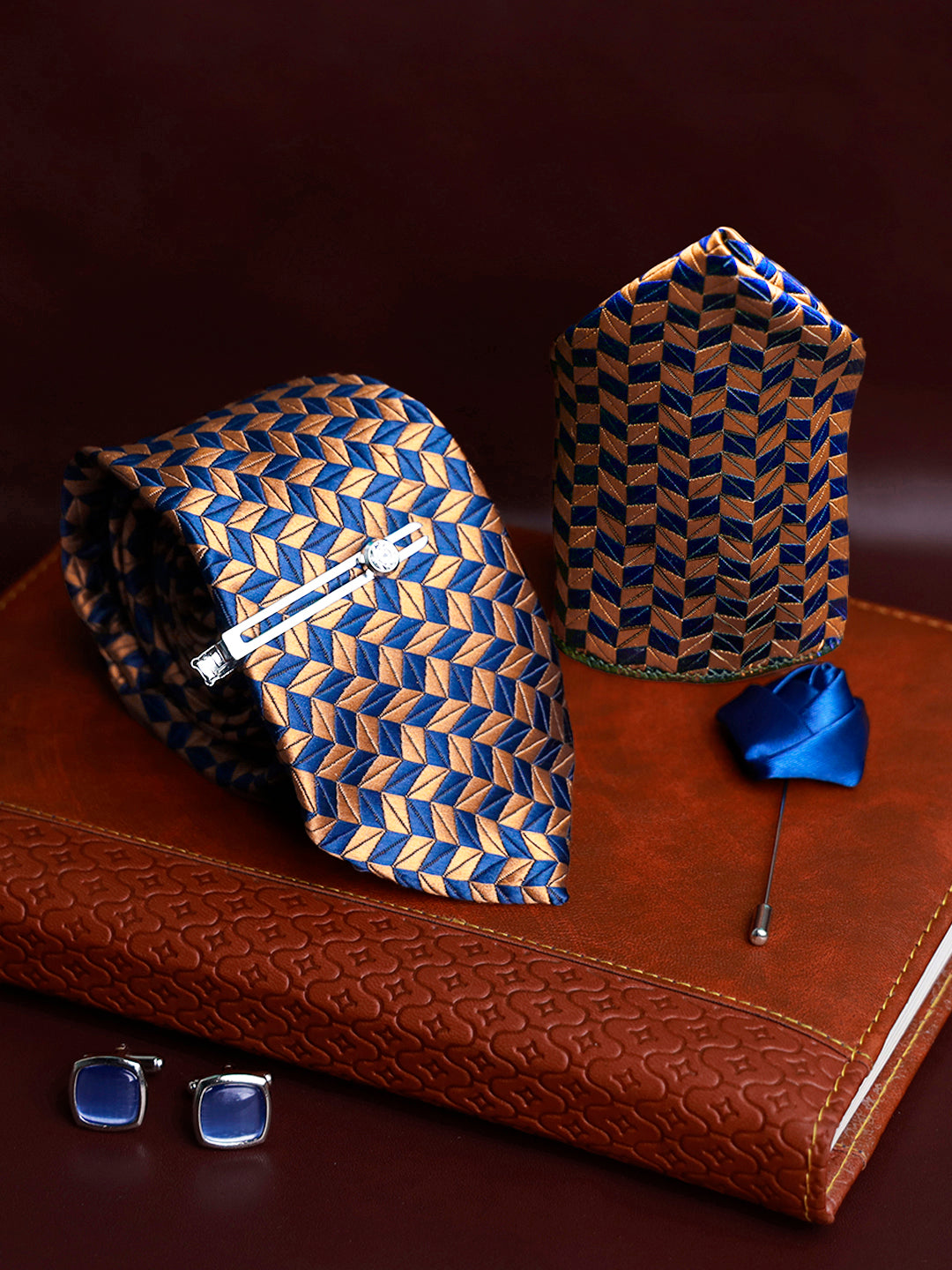 Golden Brown Luxury Italian Silk Necktie Set Pocket Square Chrome Tiepin Cufflinks and Brooch