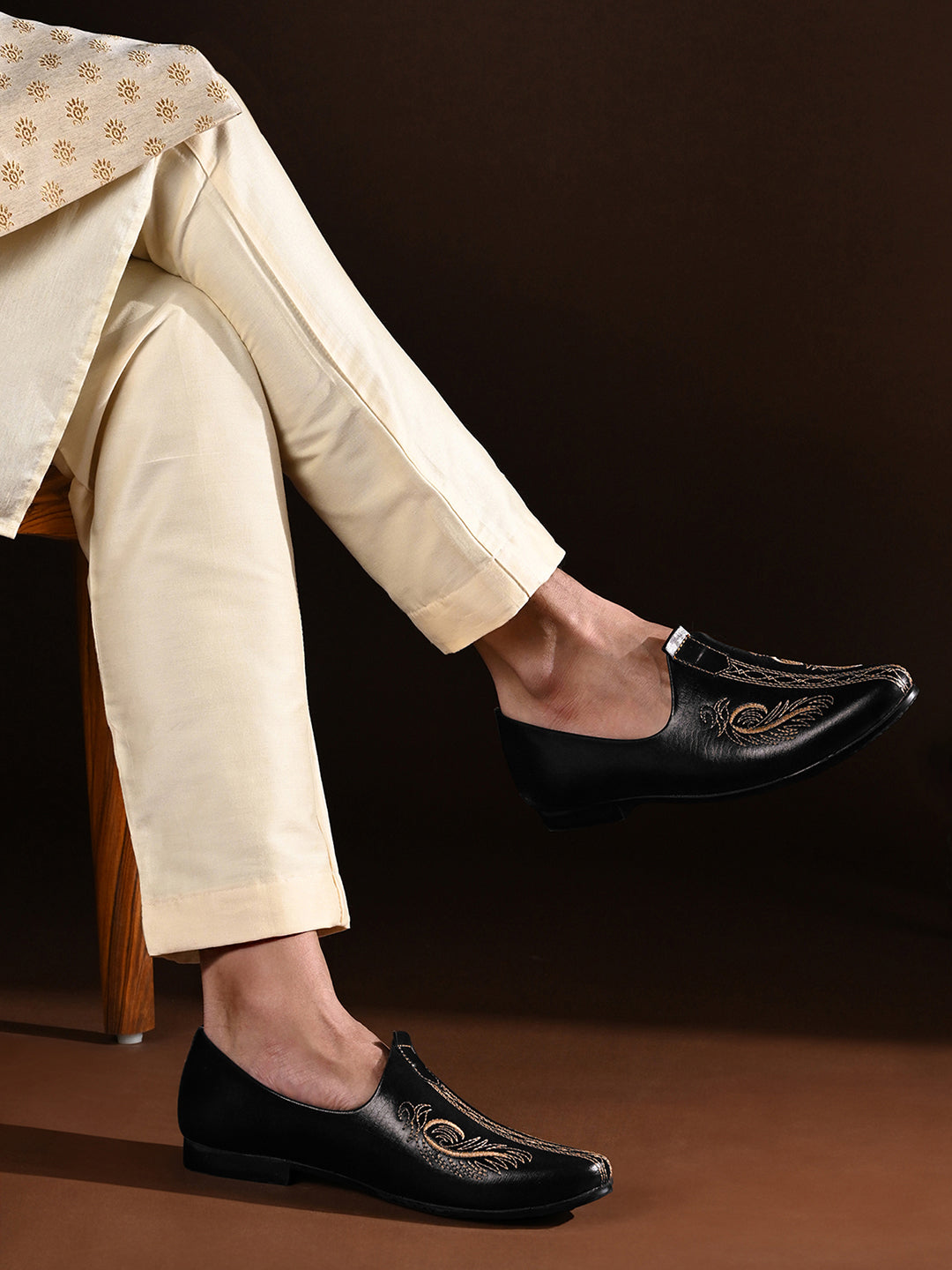 Jet Black Ethnic Slip-On Embroided Nagra Juti and Mojari