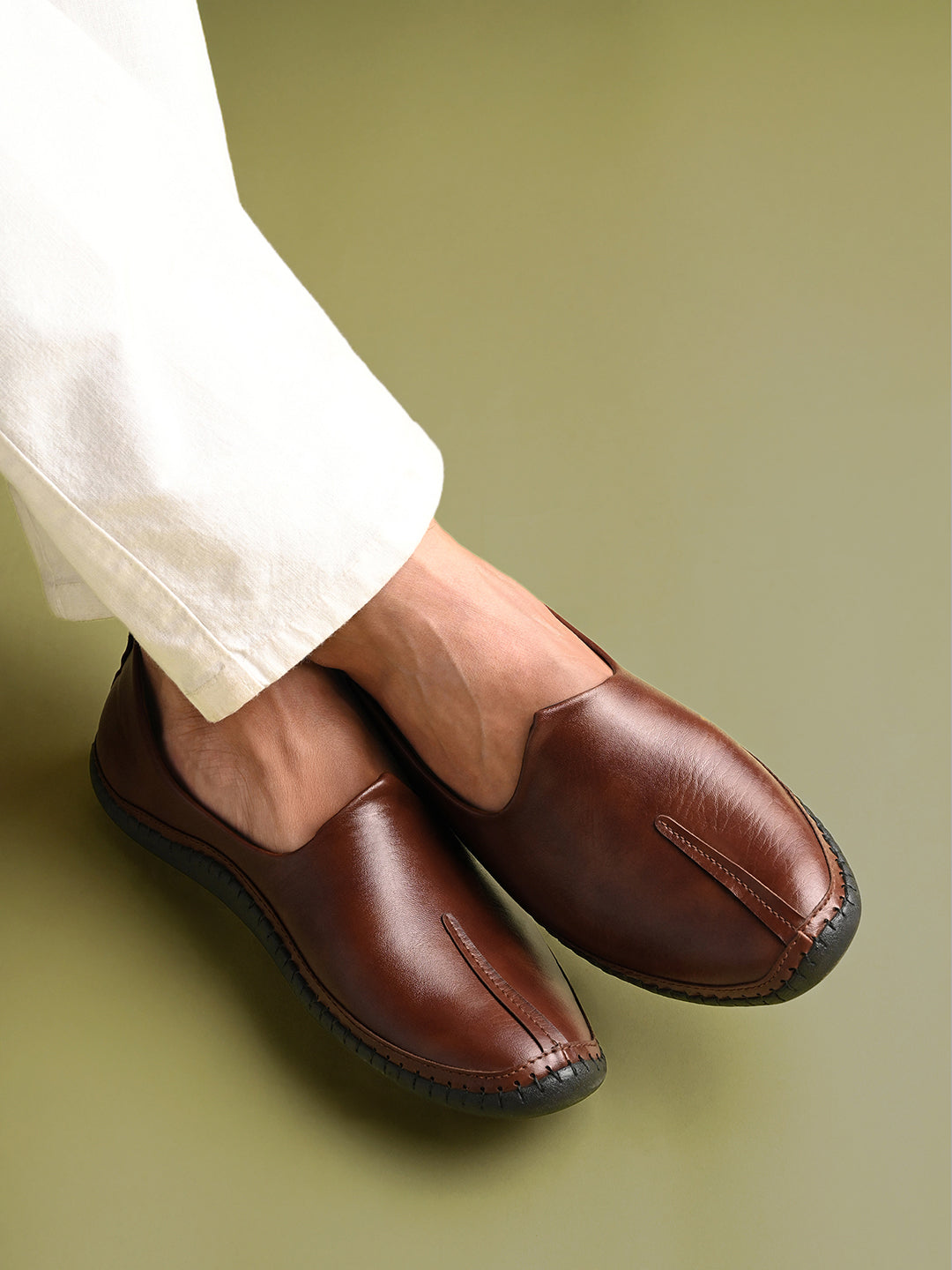 Russet Tan Ethnic Slip-On Shrunken Nagra Juti and Mojari