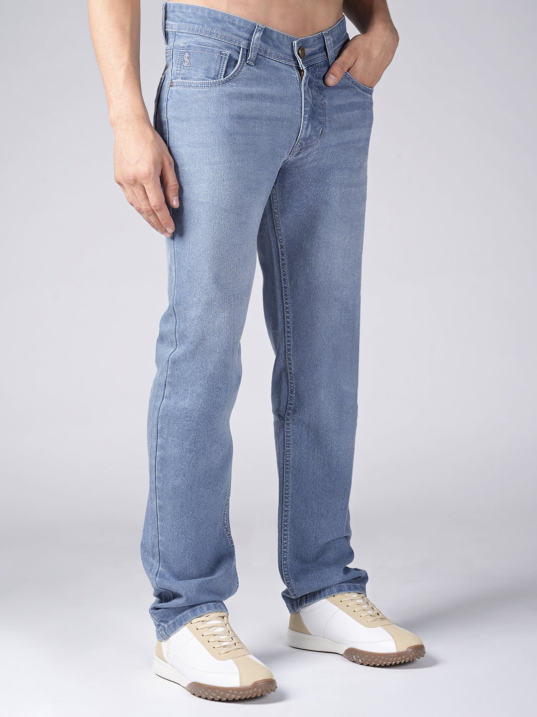 Men Light Blue Raw Wash Regular Fit Mid-Rise Jeans