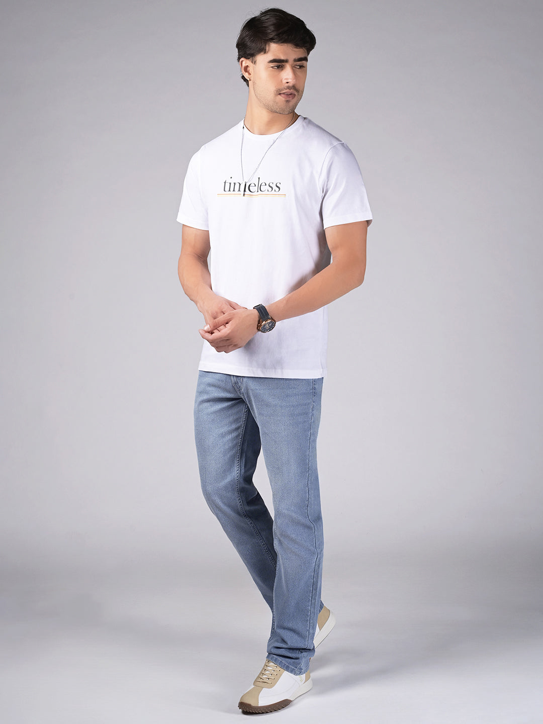 Men Light Blue Raw Wash Regular Fit Mid-Rise Jeans