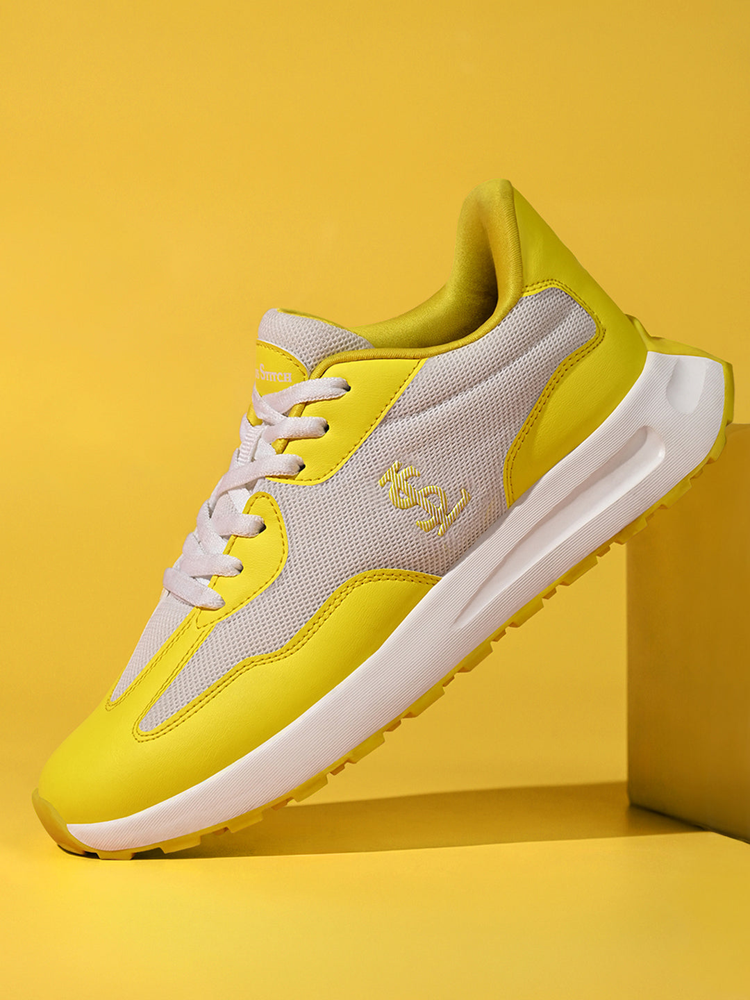 Aurelian Yellow Lightweight Athleisure Sport Shoes