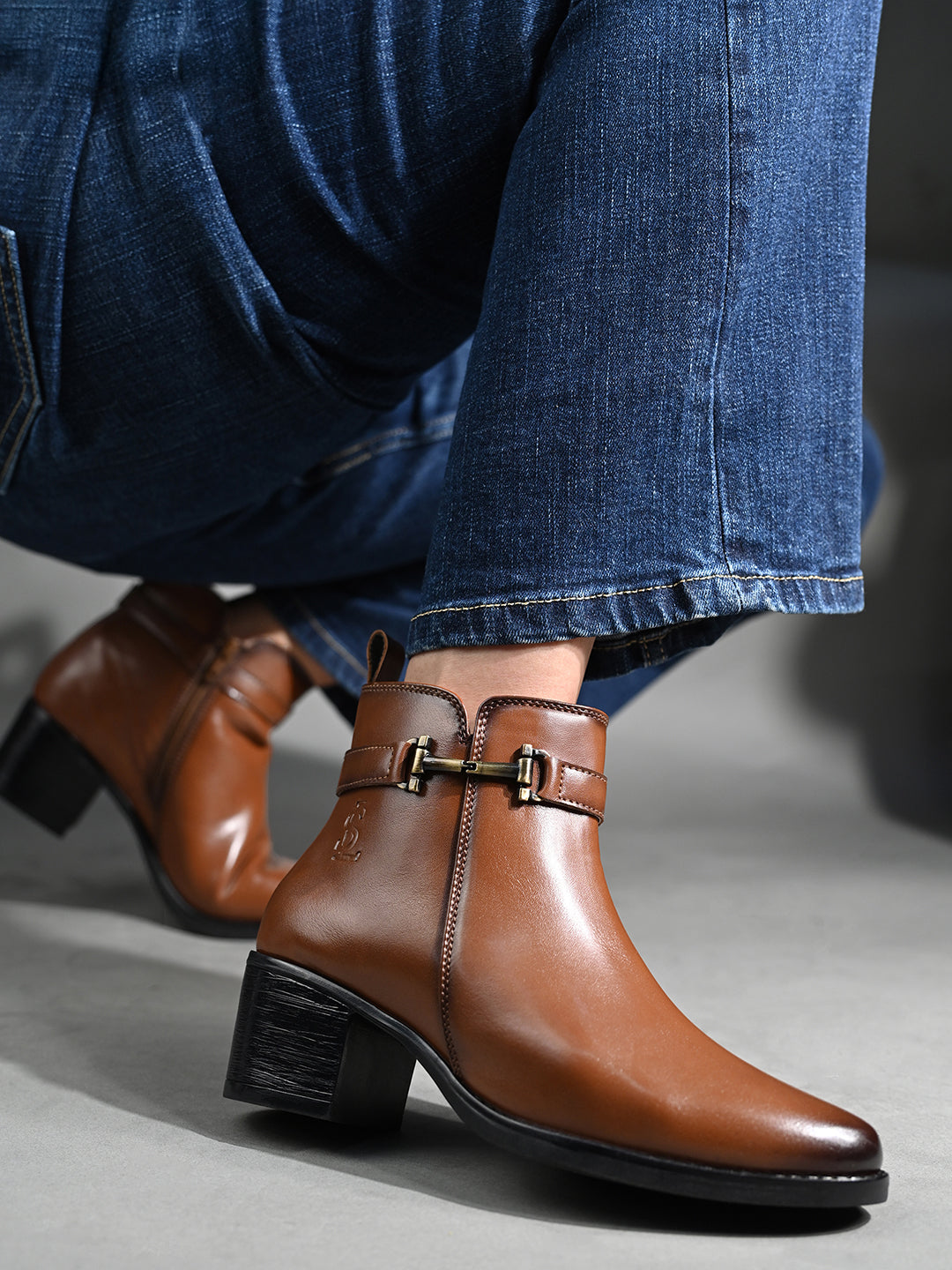 Women's Black Elegant Mid-Top Antique Buckle Slip-On Chelsea Boots