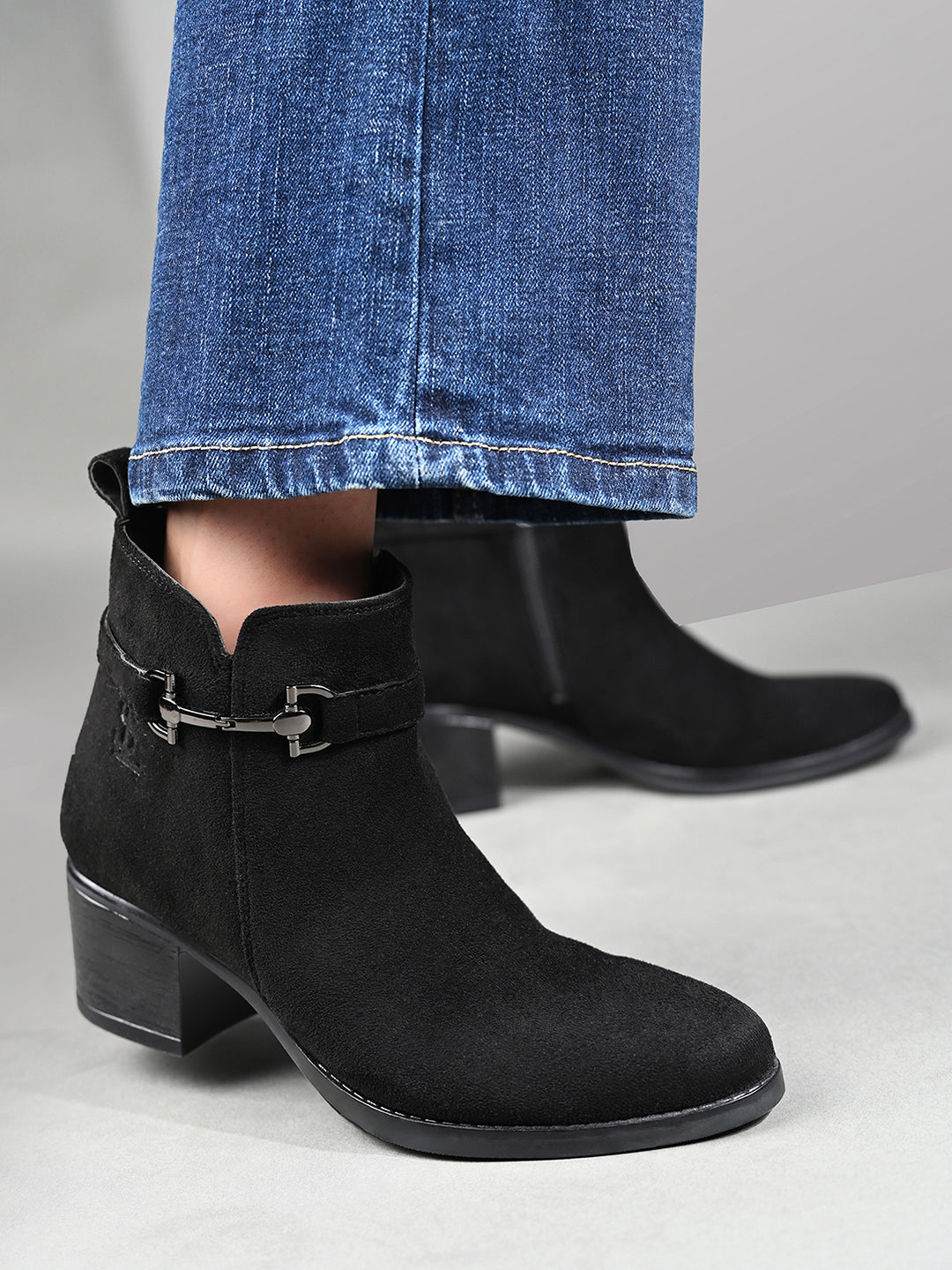 Women's Black Elegant Mid-Top Neck Belt Buckle Slip-On Chelsea Boots