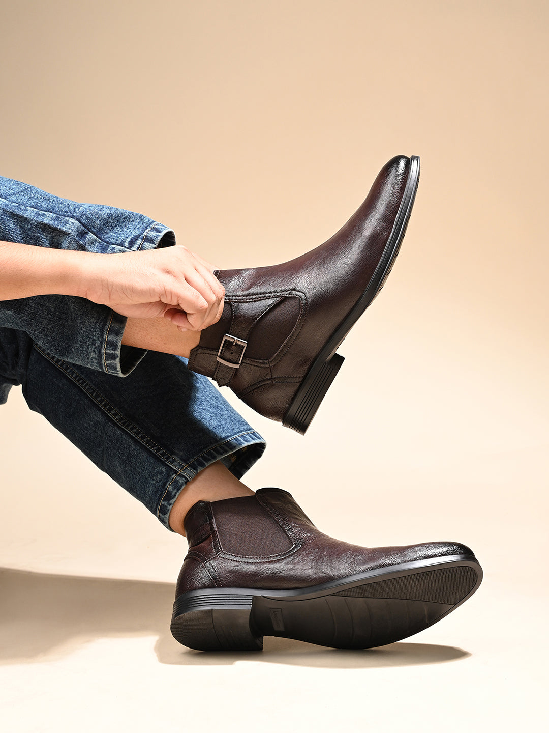 Shrunken Brown Mid-Top Ankle Shrunken Chelsea Boots