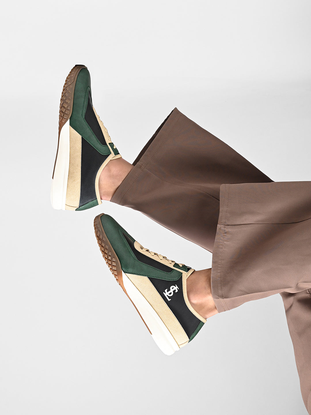 Green and Black Casual Lightweight Lace-Up Sneaker