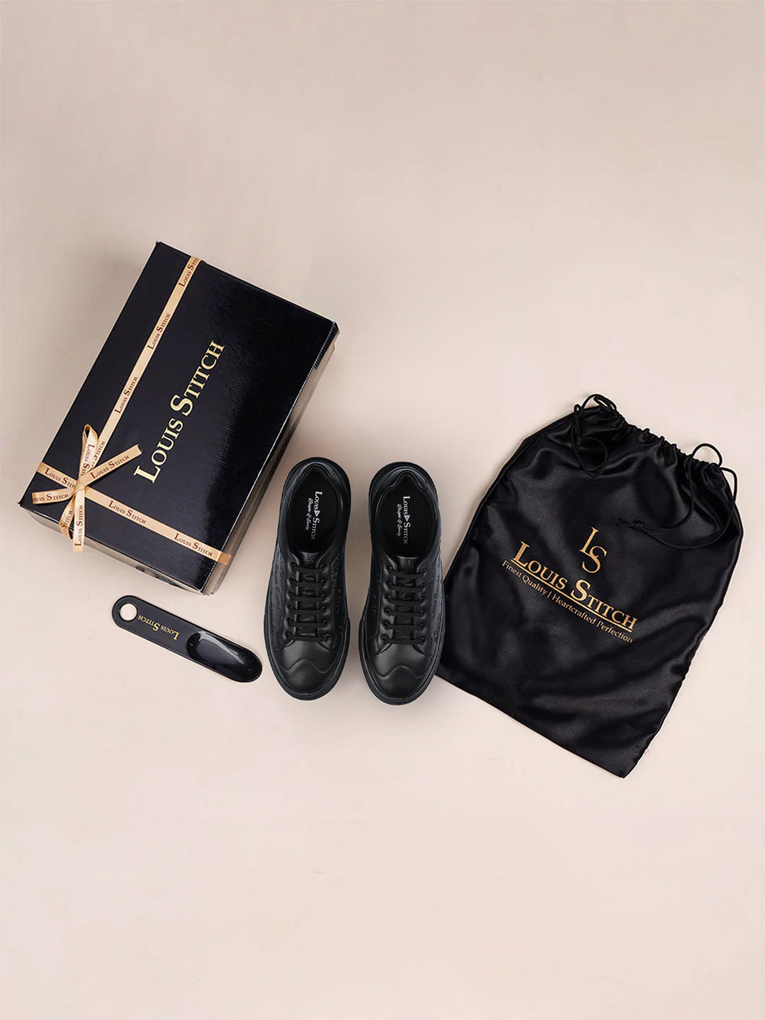 Egyptian Black Casual Lightweight Lace-Up Sneakers