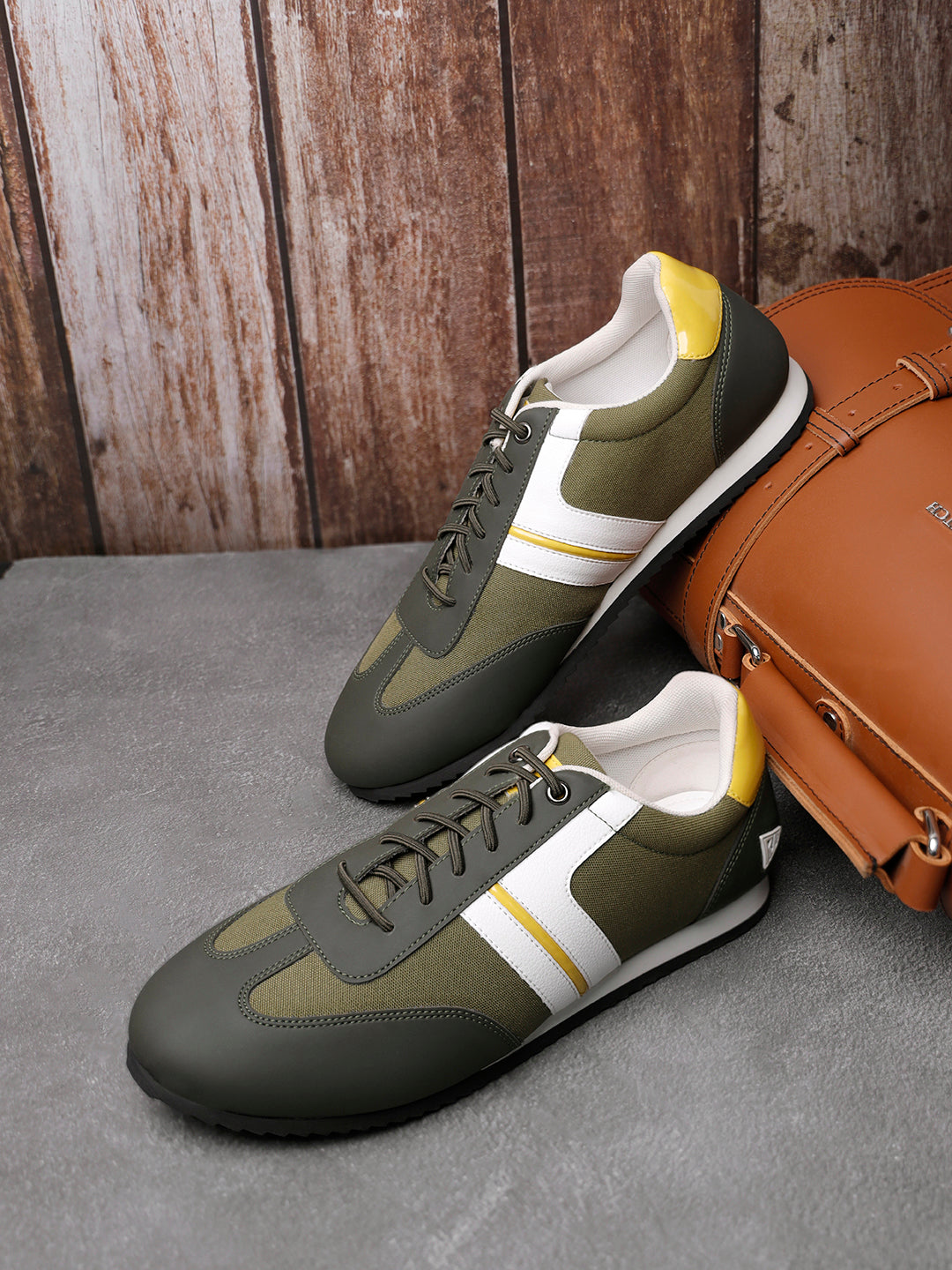 Mexican Green Fashion Color Blocked Lace-Up Sneaker