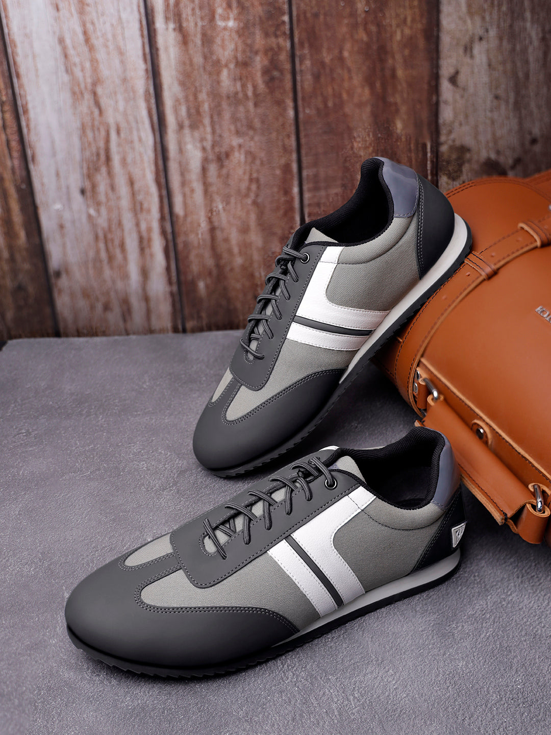 Dutch Grey Fashion Color Blocked Lace-Up Sneaker