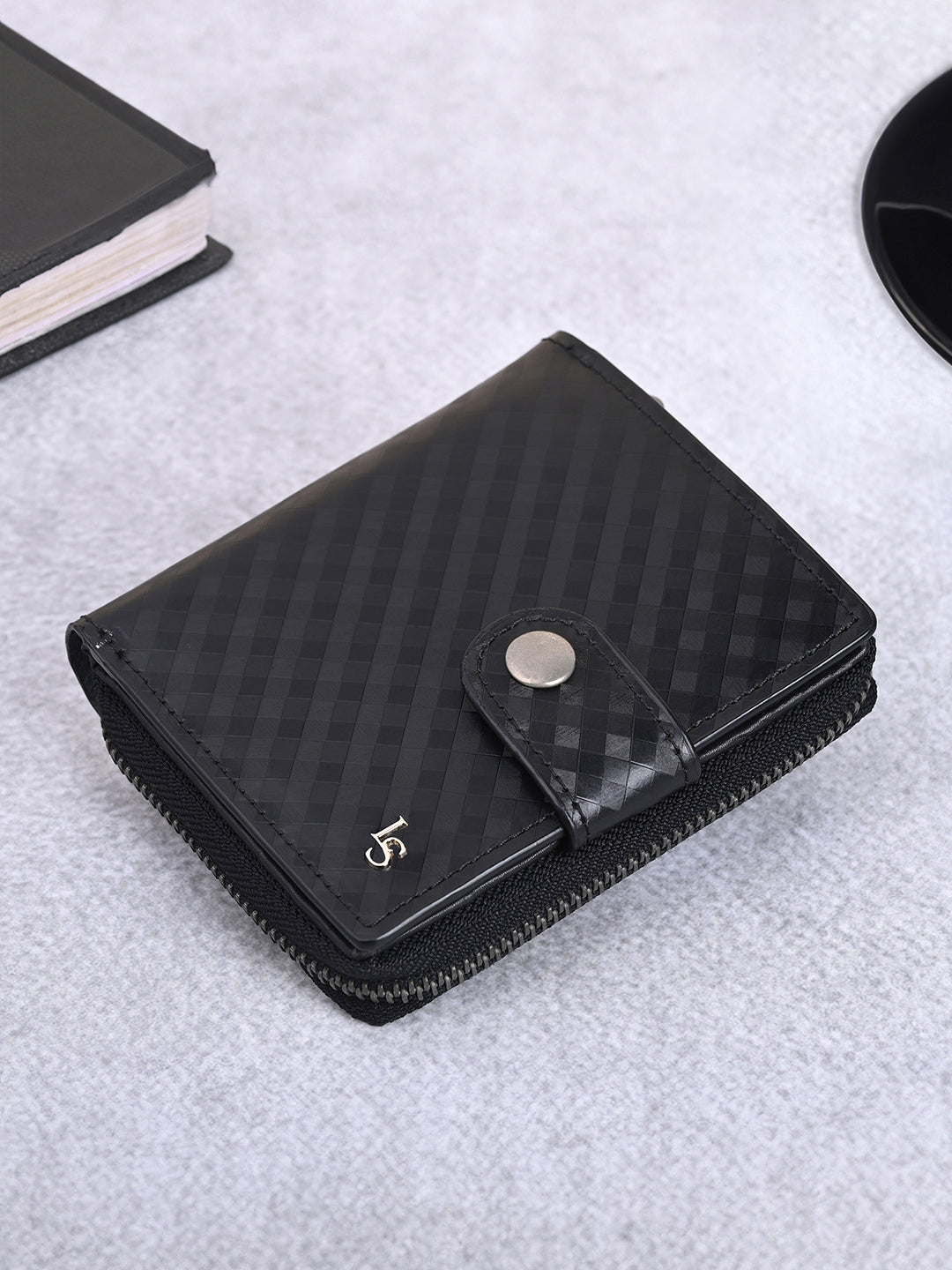 Spanish Leather Men's Black Bifold Wallet for Men with RFID Protection and Zip Pocket