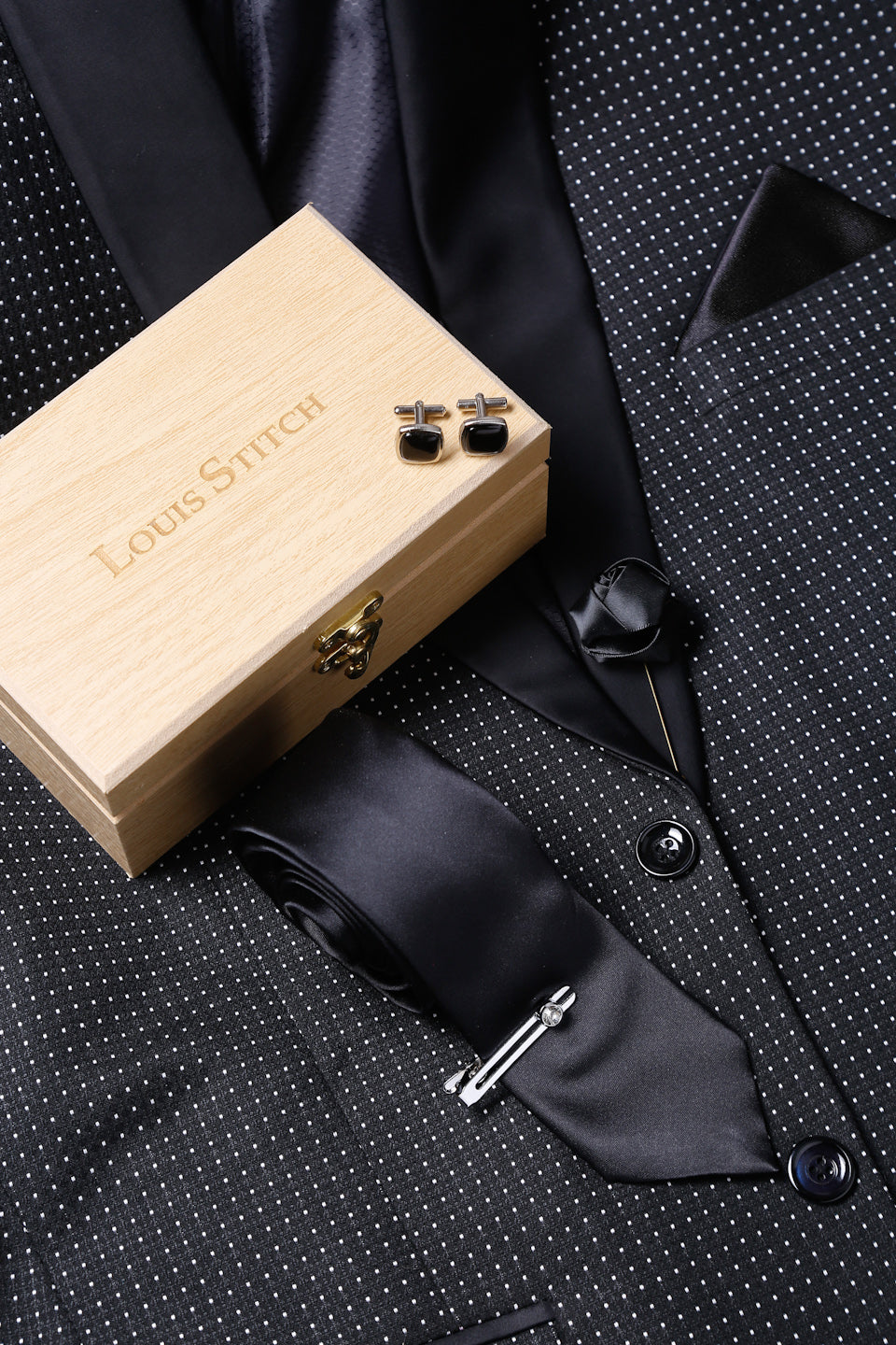 Black Luxury Italian Silk Necktie Set With Pocket Square Cufflinks Brooch Chrome Tie pin