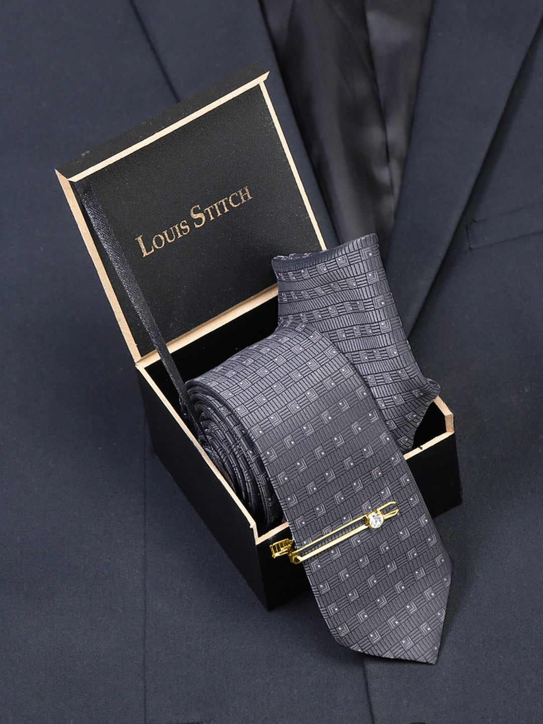 Grey Checkerd Luxury Italian Silk Necktie Set With Pocket Square Gold Tie pin
