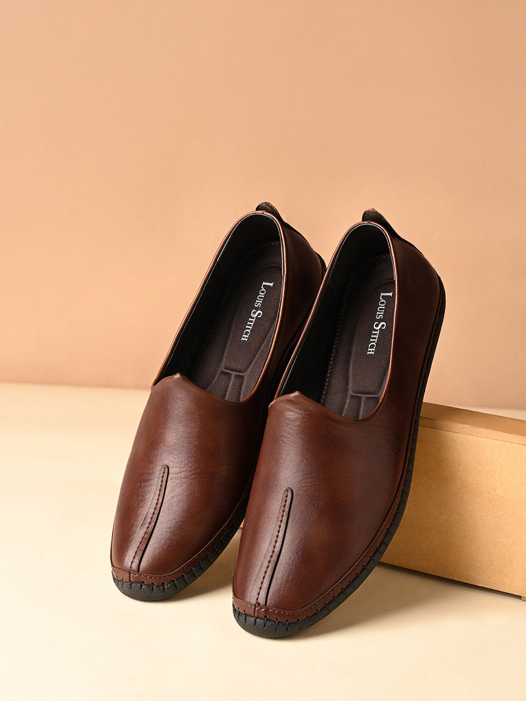 Russet Tan Ethnic Slip-On Shrunken Nagra Juti and Mojari