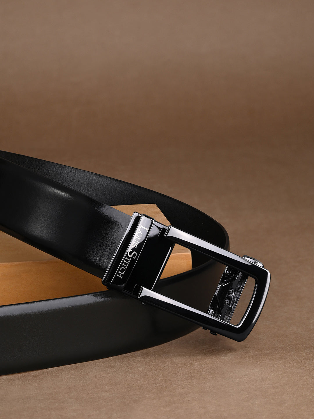 Premium VT Leather Men's Gunmetal Black Buckle Auto Lock Belt