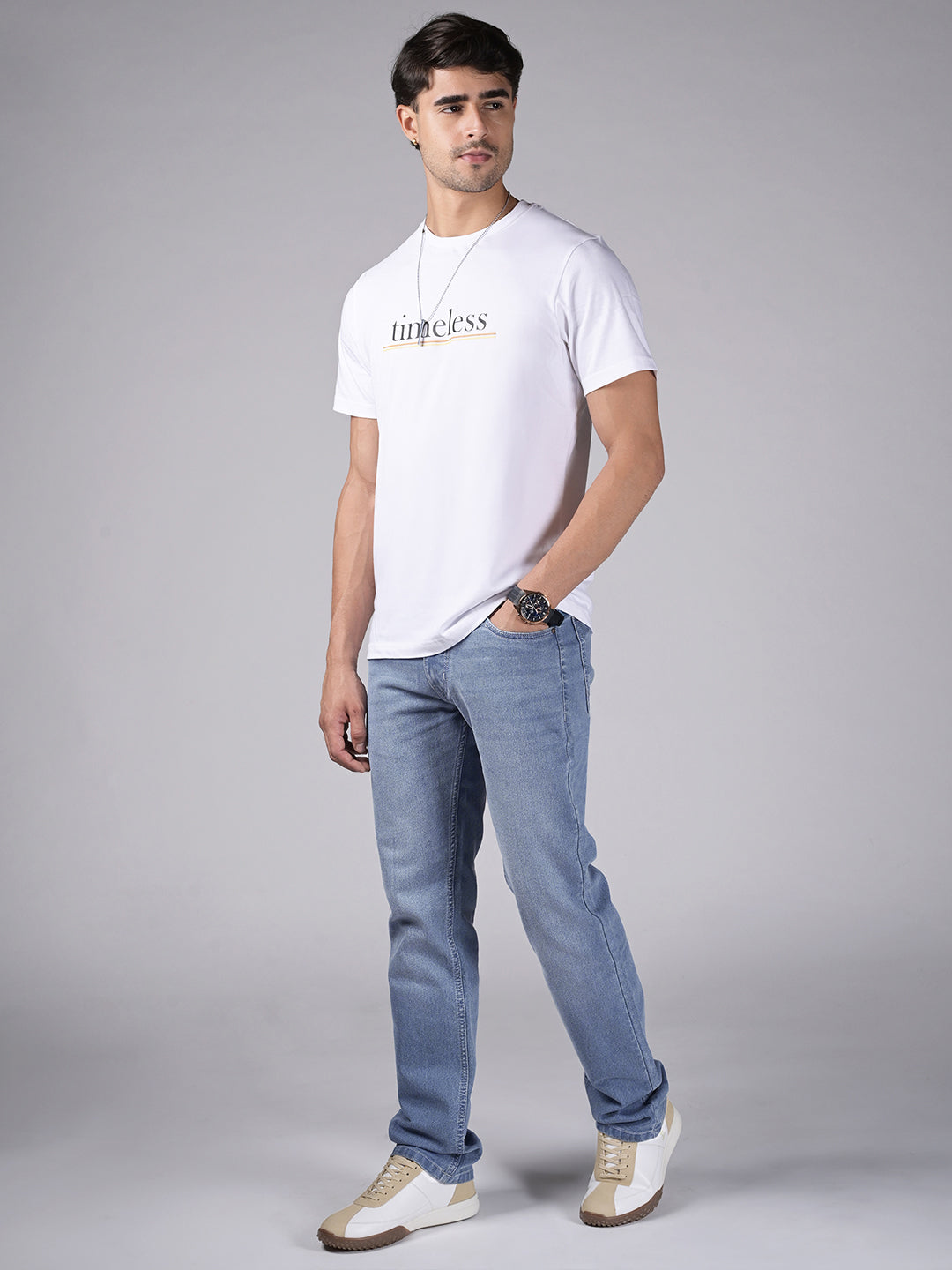 Men Light Blue Raw Wash Regular Fit Mid-Rise Jeans