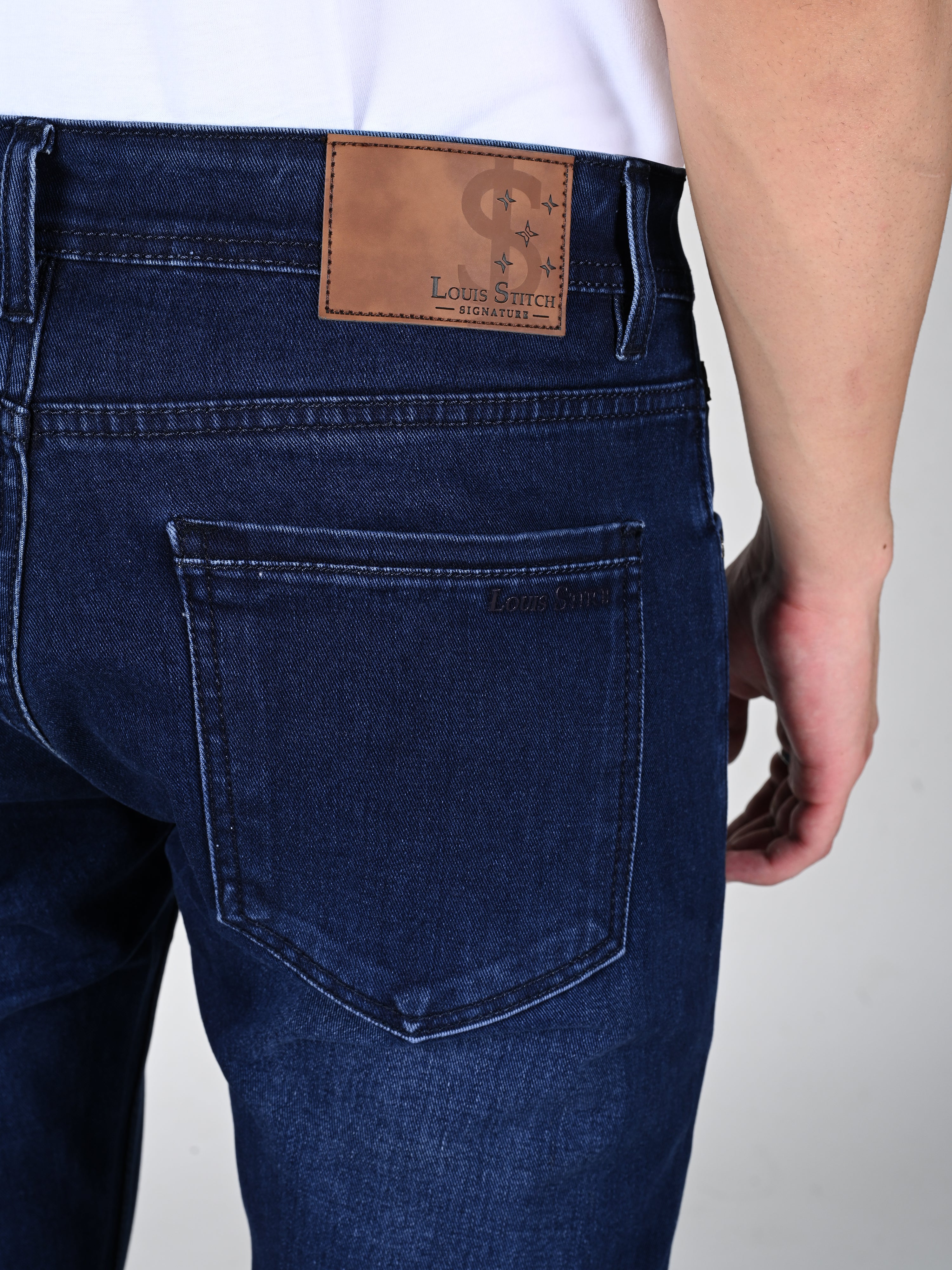 Signature Men's Dark Blue Slim Fit Mid Rise Jeans