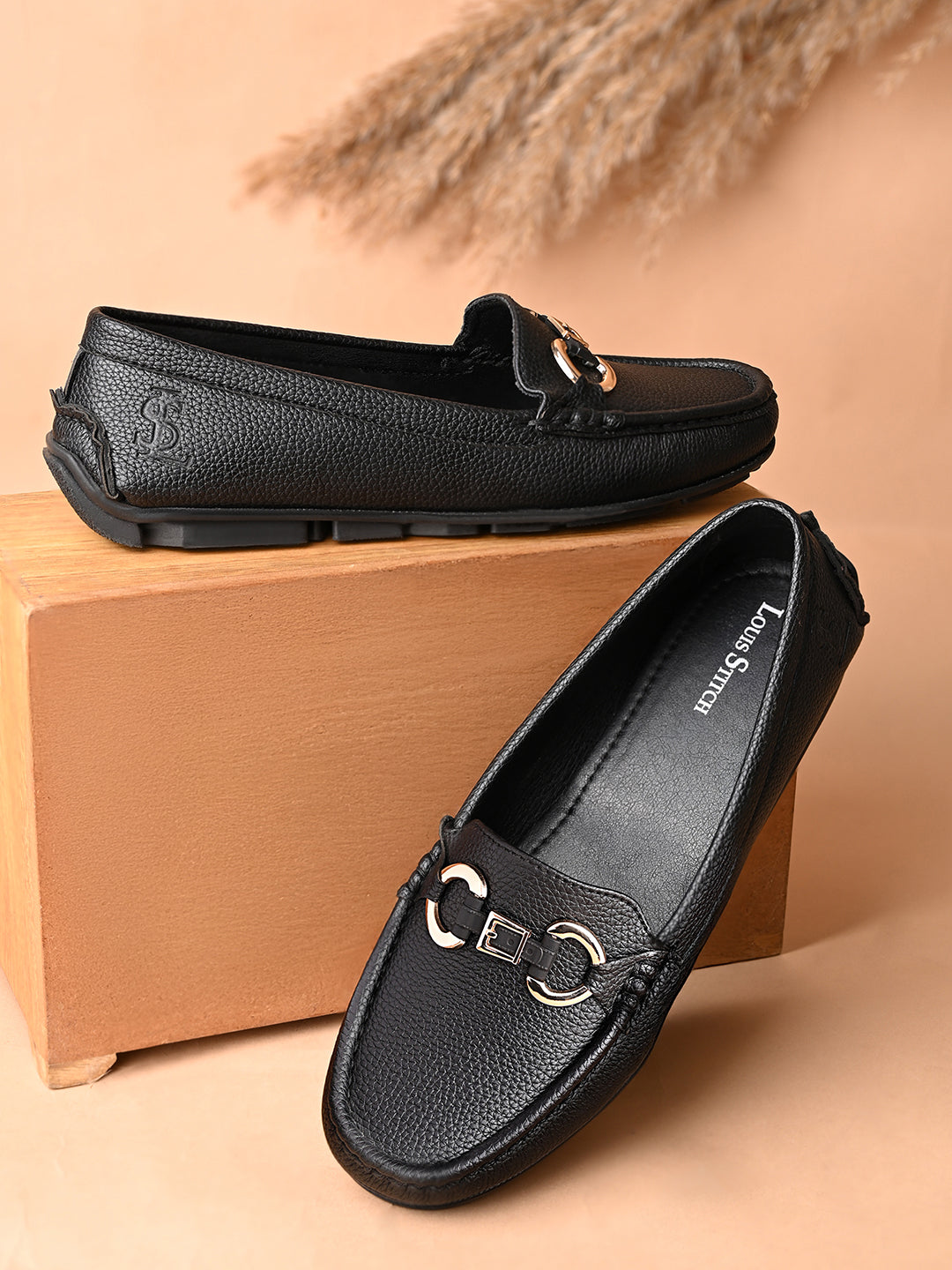 Women's Black Premium Solid Slip-On Casual Loafers