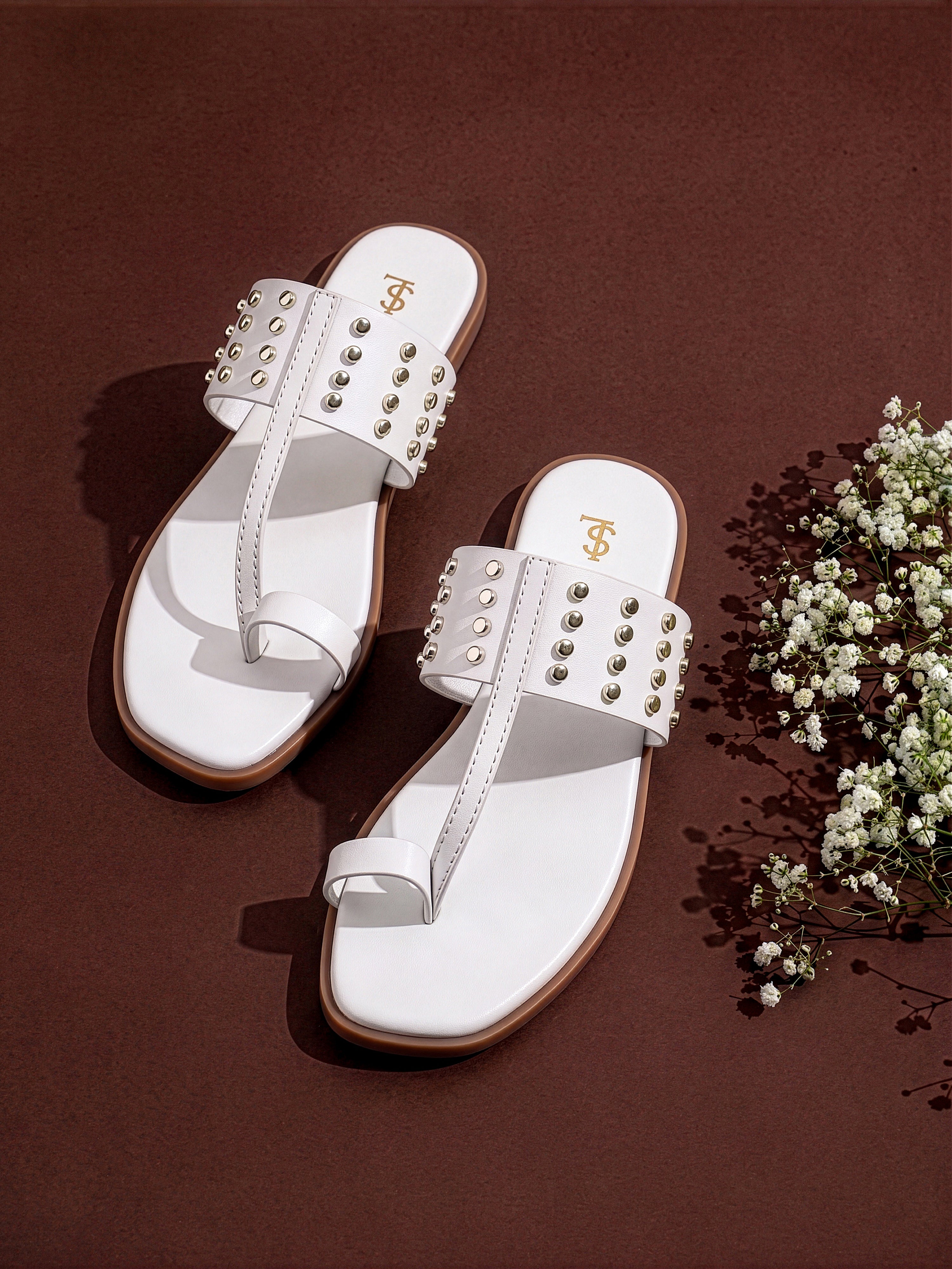 Women's White Toe-Ring Embellished Beads Sandals