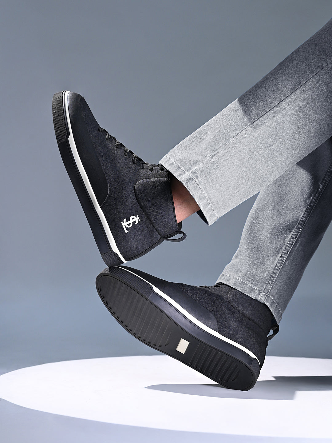 Midnight Black Comfortable Lace-Up Sneaker