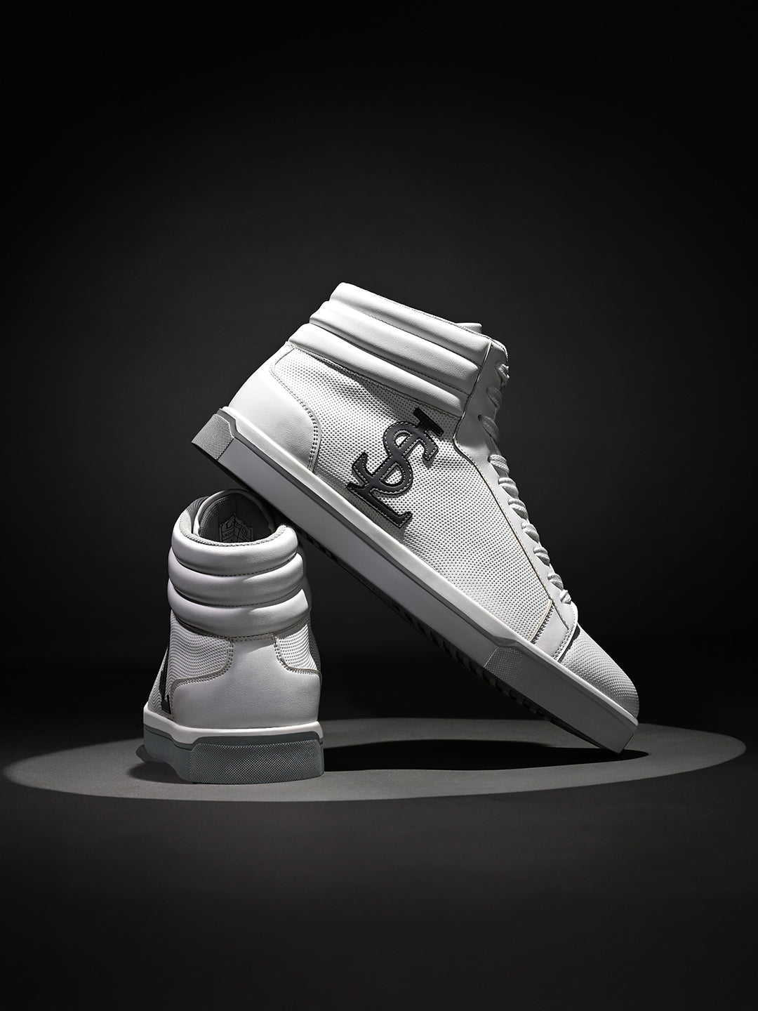 Polar White Casual Lightweight Mid-Top Lace-Up Sneaker