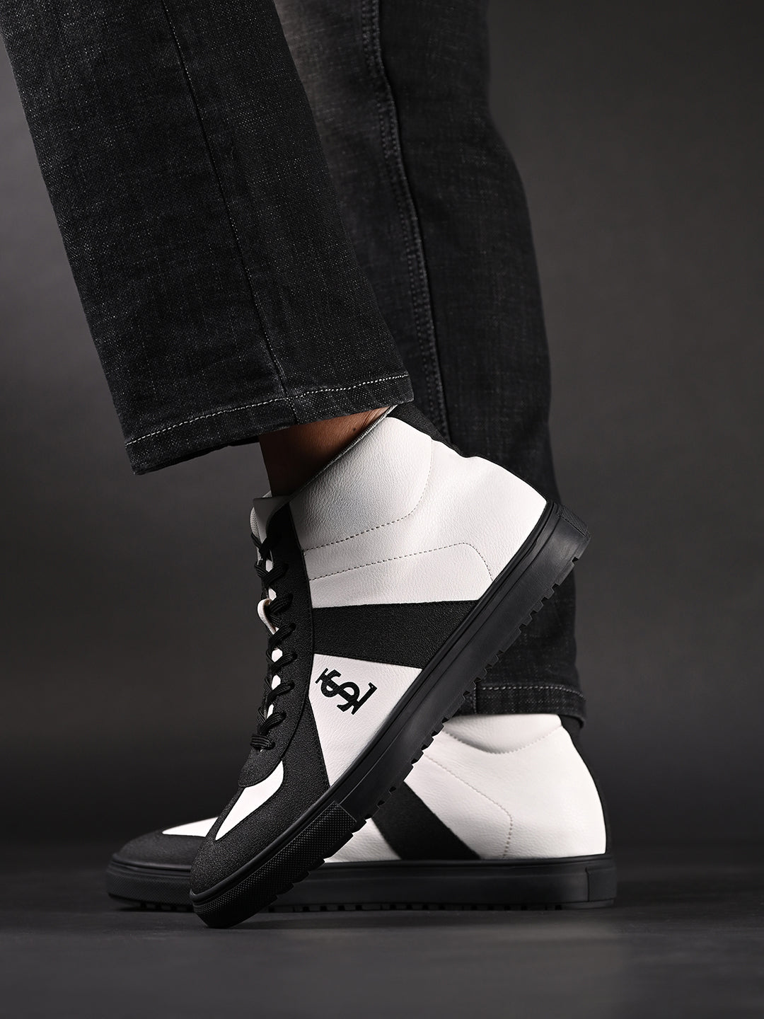 Black and White Comfortable Lace-Up Sneaker