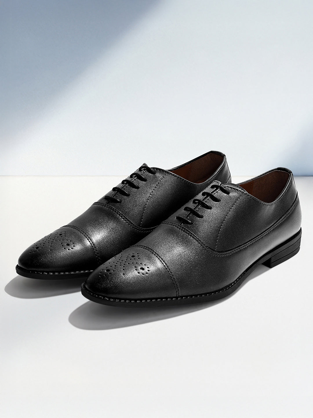 Obsidian Black Captoe Style Comfortable Laceups Shoes